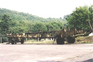 Meillerwagen die werd gebruikt voor het vervoer van de V2-raketten. Foto door J. Borsboom. Verzameling  J. Borsboom, Almere.